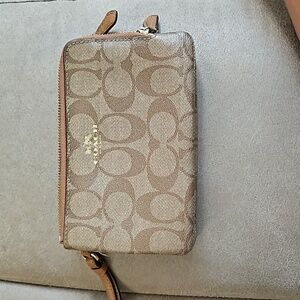 Coach wristlet wallet